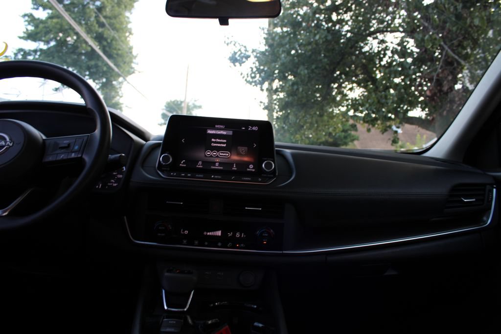 Used 2024 Nissan Rogue SV FWD image 29