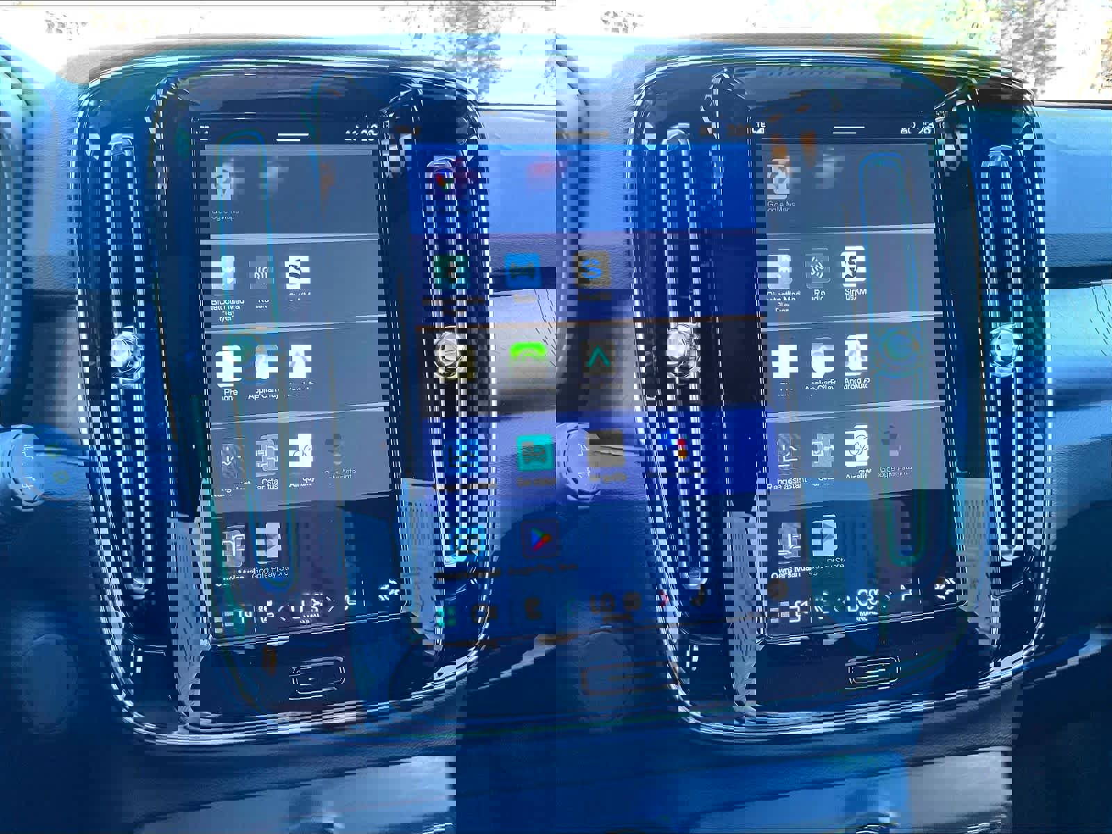 Used 2023 Volvo XC40 Recharge Ultimate w/ Protection Package Premier image 35