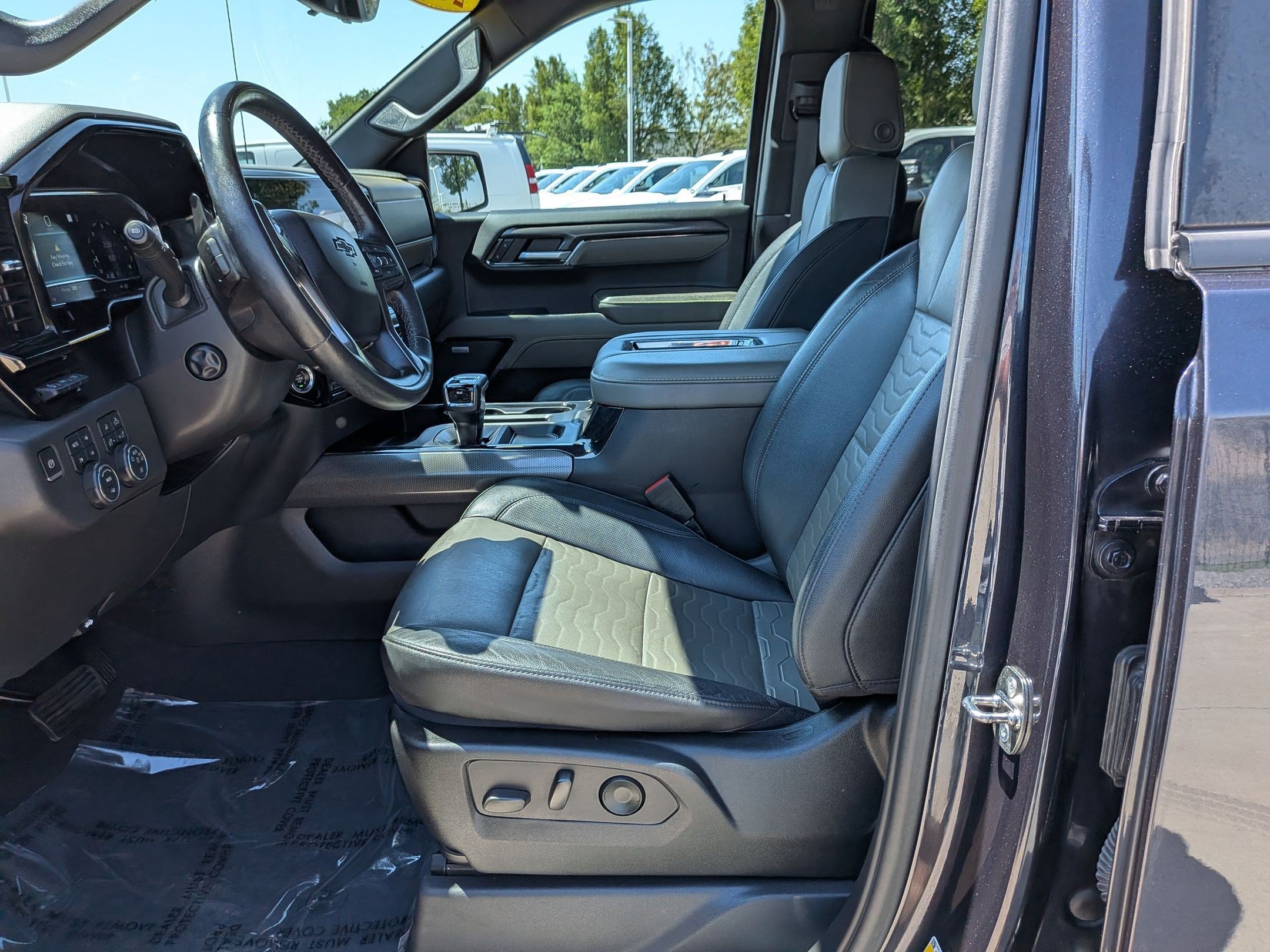 Used 2022 Chevrolet Silverado 1500 ZR2 w/ Technology Package AWD/4WD image 24