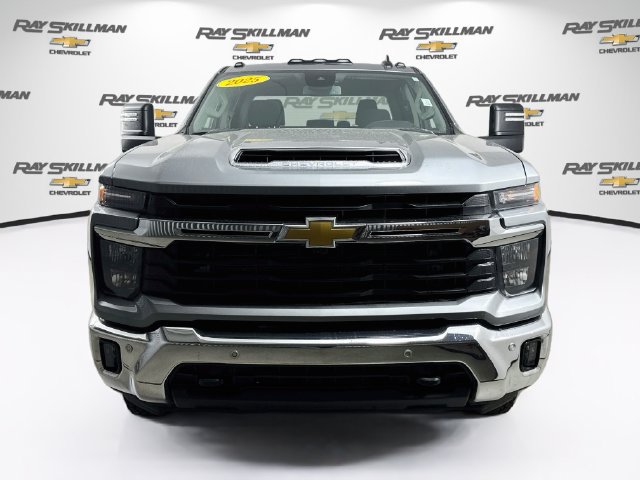 Used 2025 Chevrolet Silverado 3500 LT w/ Safety Package AWD/4WD image 2