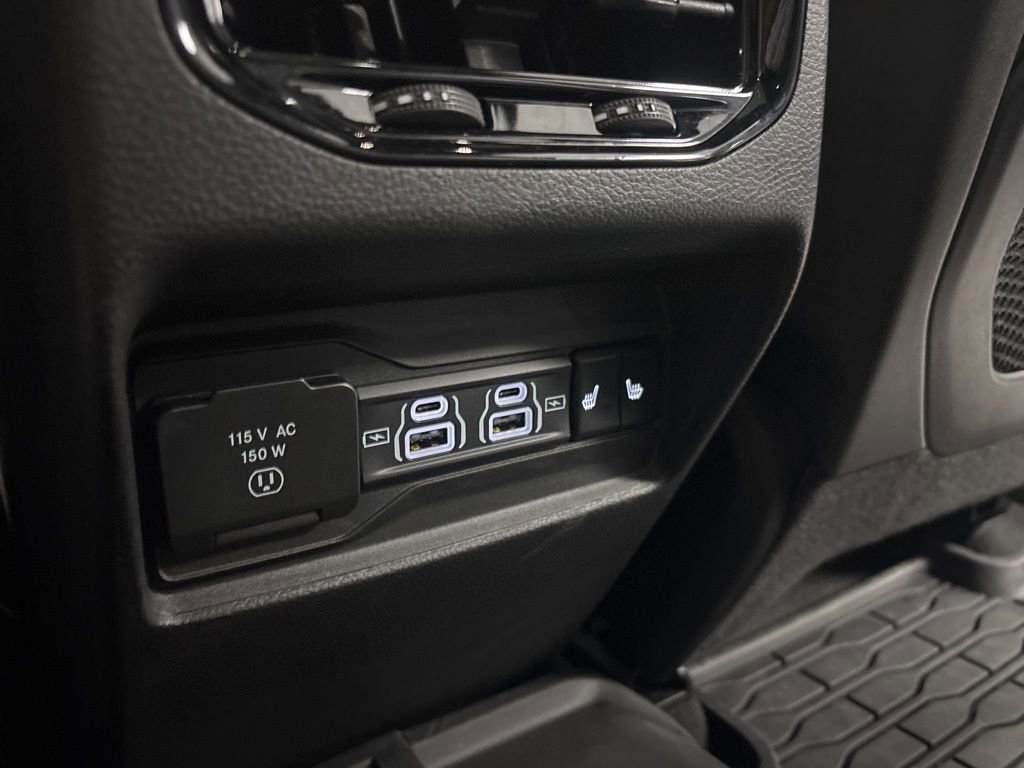 Used 2024 Jeep Grand Cherokee Trailhawk w/ Luxury Tech Group III AWD/4WD image 33