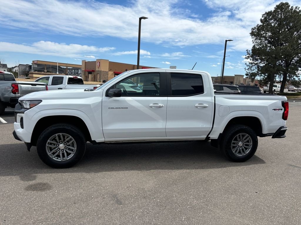 Used 2024 Chevrolet Colorado LT w/ LT Convenience Package image 2