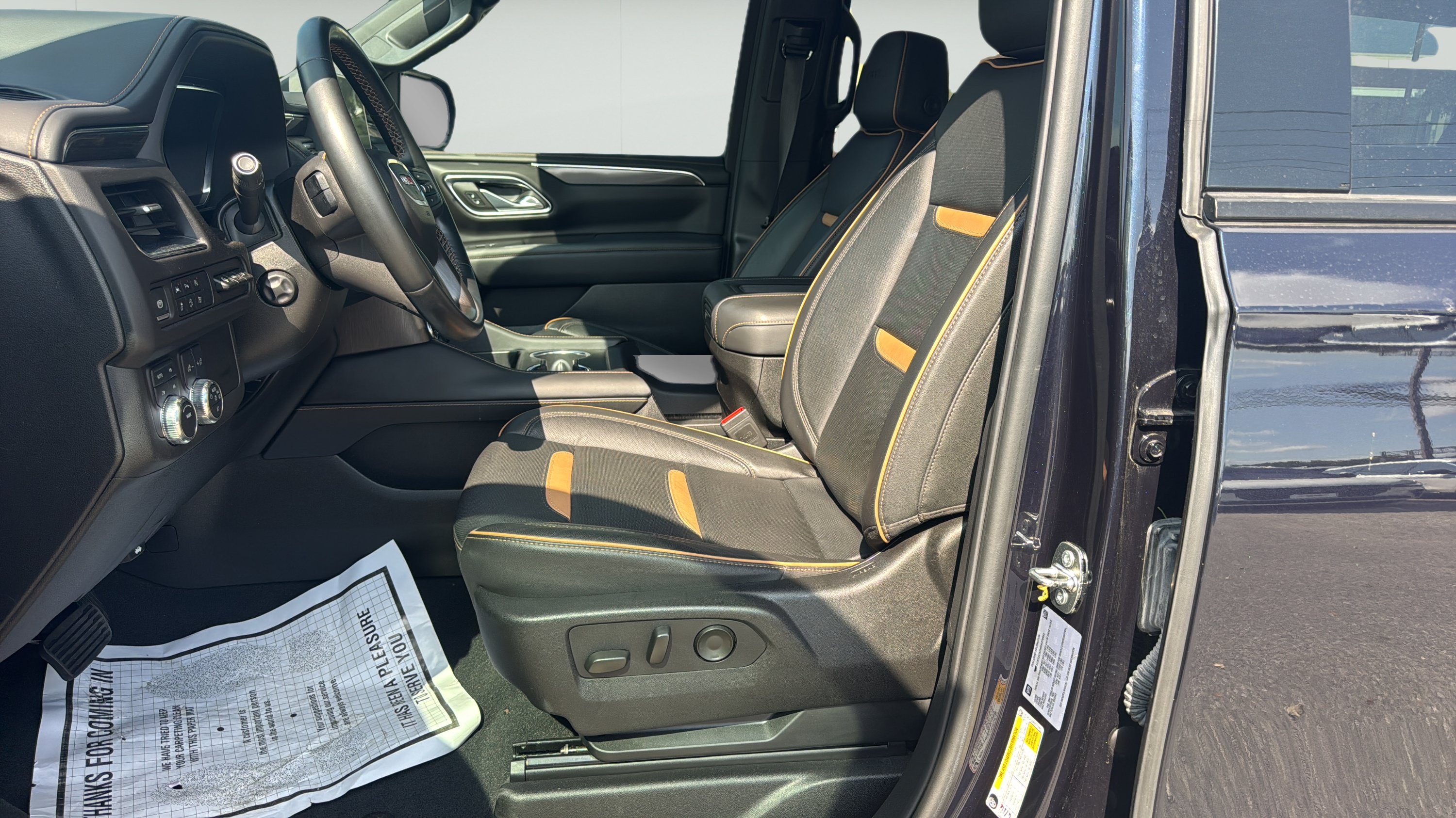Used 2024 GMC Yukon AT4 w/ Technology Package AWD/4WD image 9
