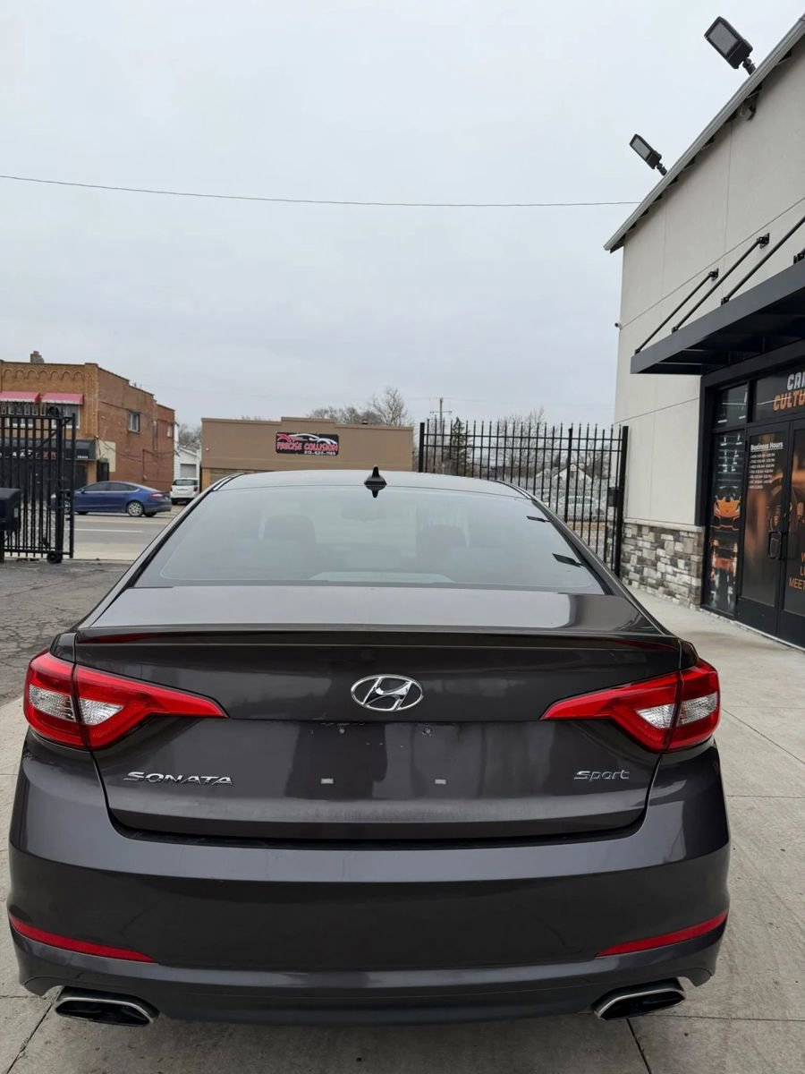 Used 2016 Hyundai Sonata Sport w/ Option Group 02 image 6