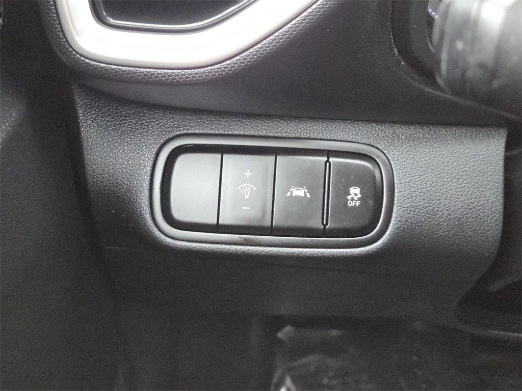 Used 2021 Hyundai Venue SEL w/ Cargo Package image 30