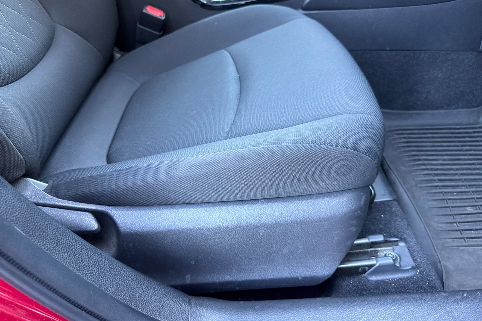 Used 2022 Toyota Corolla LE FWD image 23