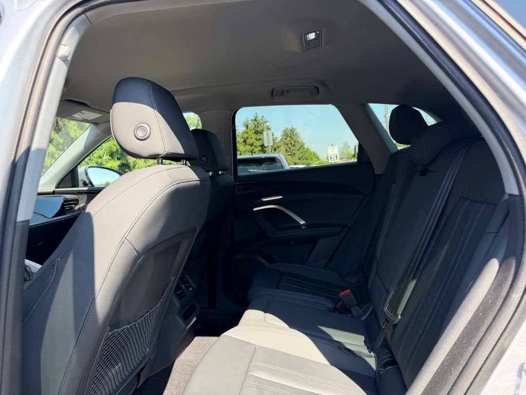 Used 2025 Audi Q5 Premium w/ Convenience Package AWD/4WD image 28