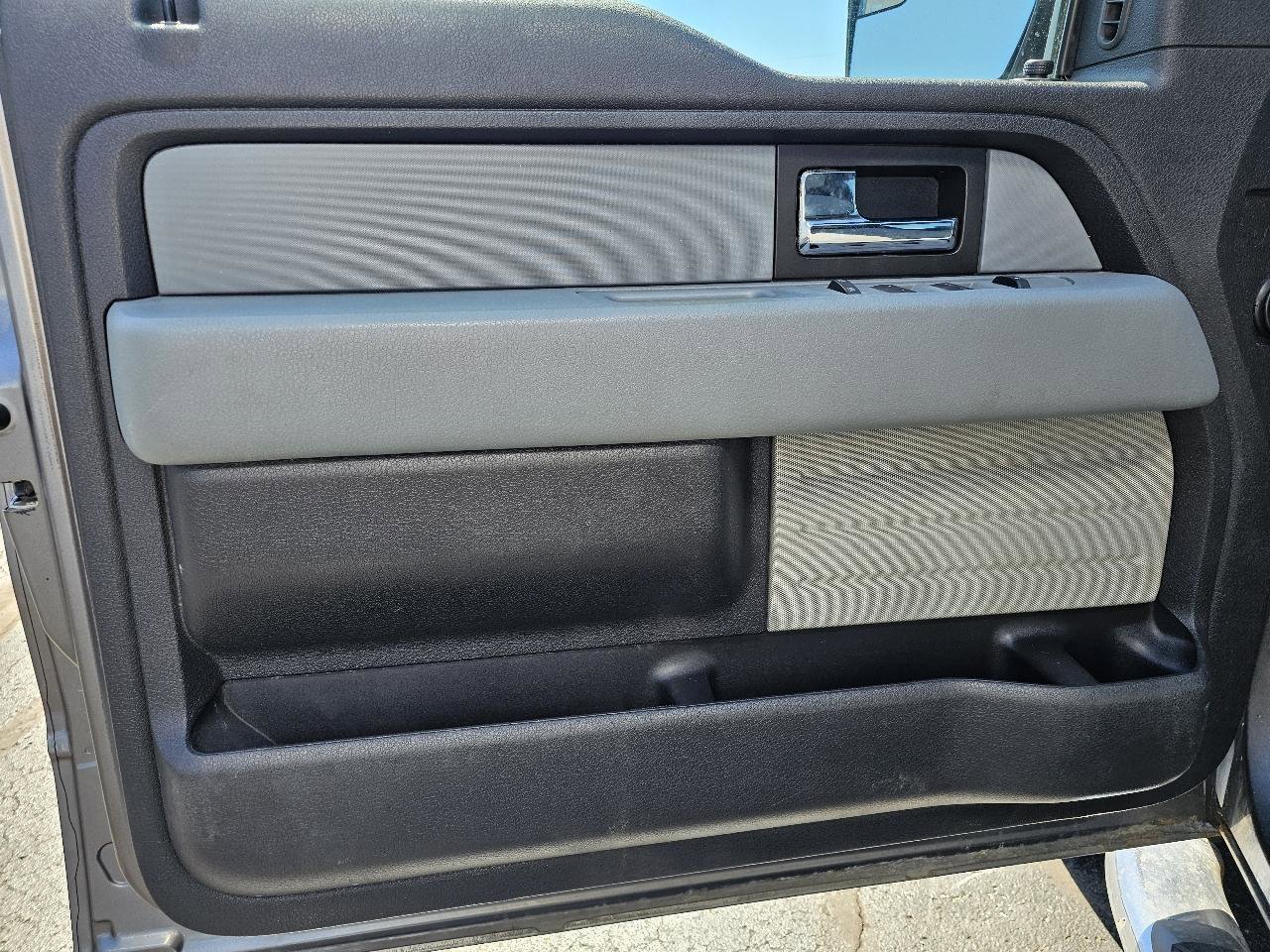 Used 2013 Ford F150 XLT w/ Luxury Equipment Group AWD/4WD image 4