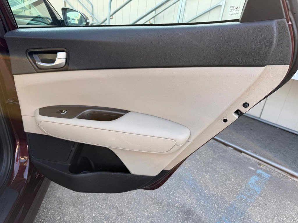 Used 2018 Kia Optima LX image 34