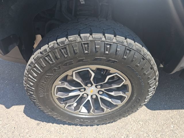 Used 2022 Chevrolet Colorado ZR2 AWD/4WD image 17