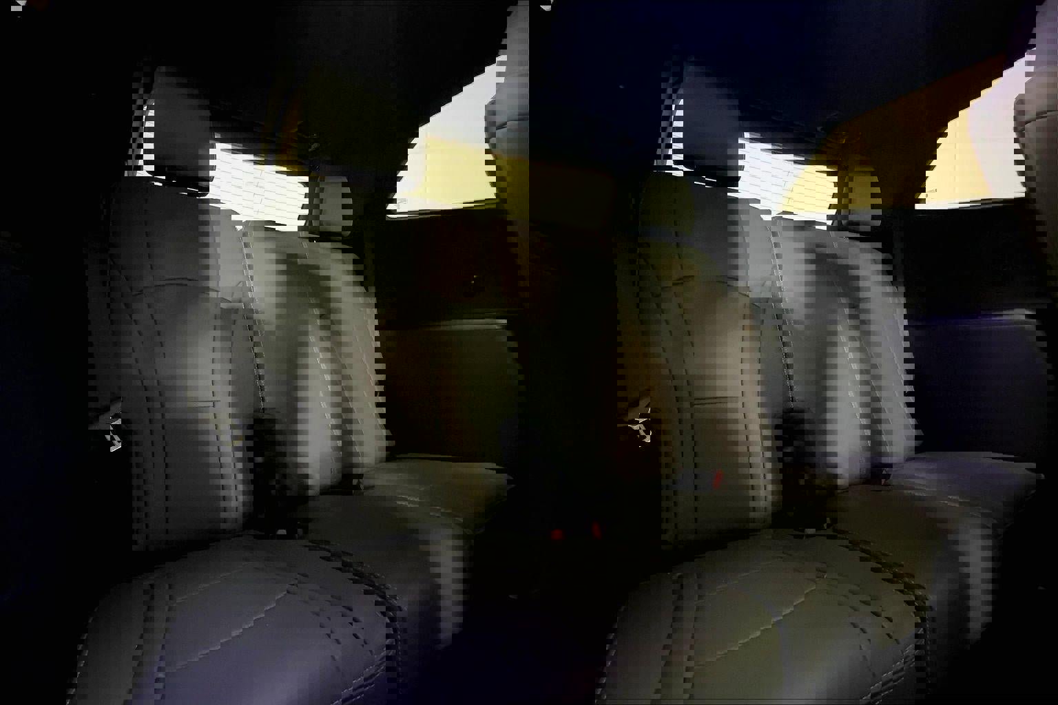 Used 2023 Buick Enclave Essence image 24