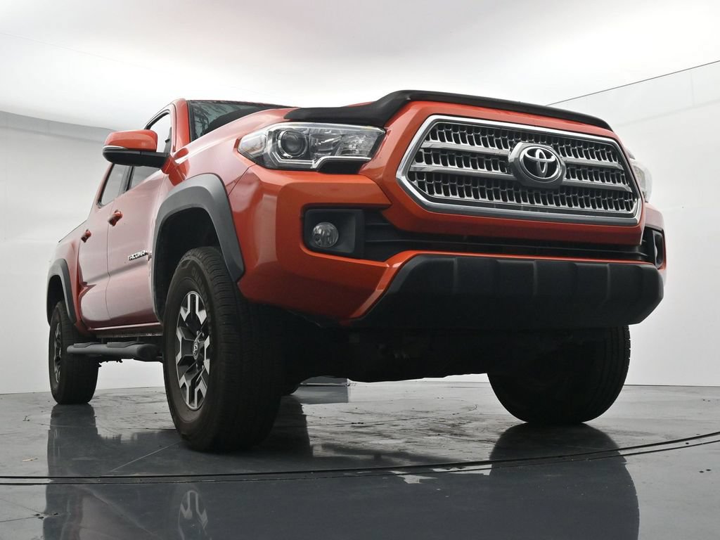 Used 2016 Toyota Tacoma TRD Off-Road w/ Towing Package AWD/4WD image 18