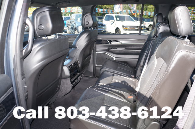 Used 2024 Jeep Wagoneer L Series II RWD image 12