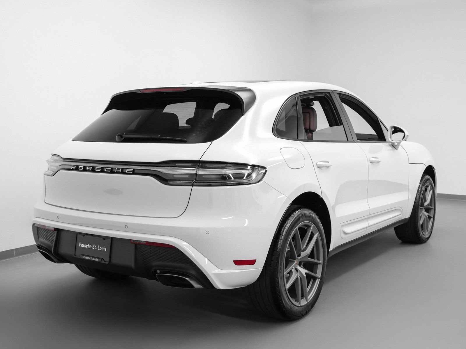 Certified 2026 Porsche Macan AWD/4WD image 12
