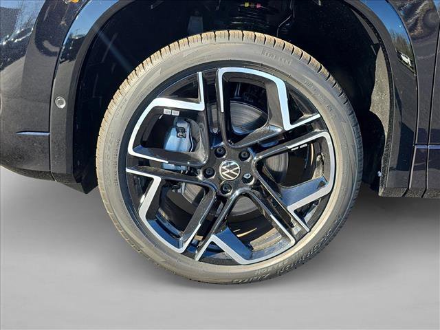 New 2026 Volkswagen Tiguan SEL R-Line image 11