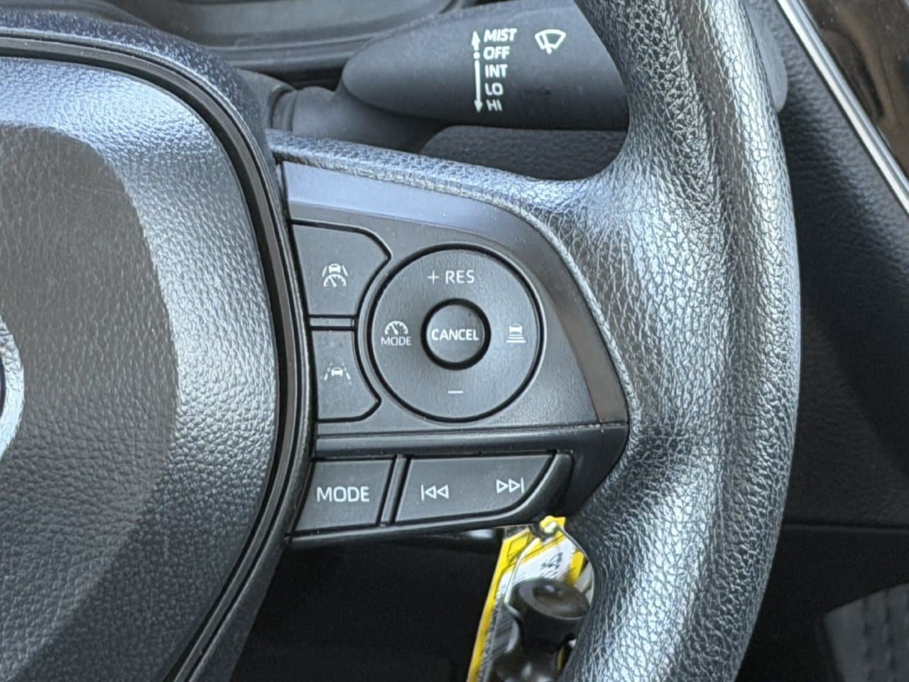 Used 2025 Toyota Corolla LE FWD image 14