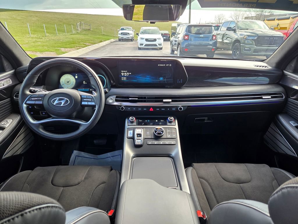 Used 2025 Hyundai Palisade Calligraphy AWD/4WD image 17
