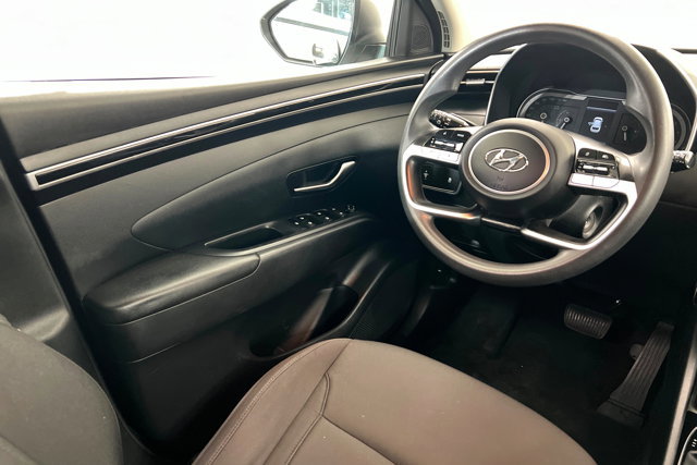 Used 2022 Hyundai Tucson SE w/ Cargo Package image 11
