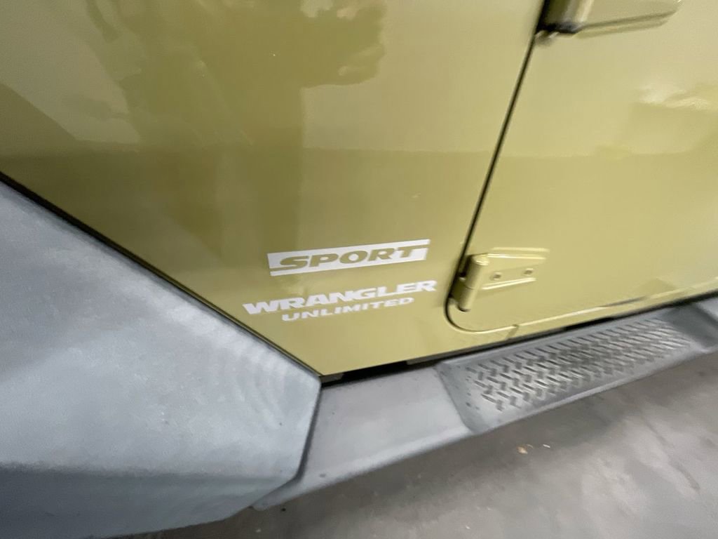 Used 2013 Jeep Wrangler Unlimited Sport image 27