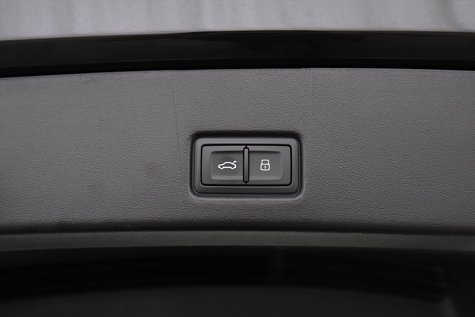 Used 2023 Audi Q4 e-tron Premium Plus w/ Premium Plus AWD/4WD image 39