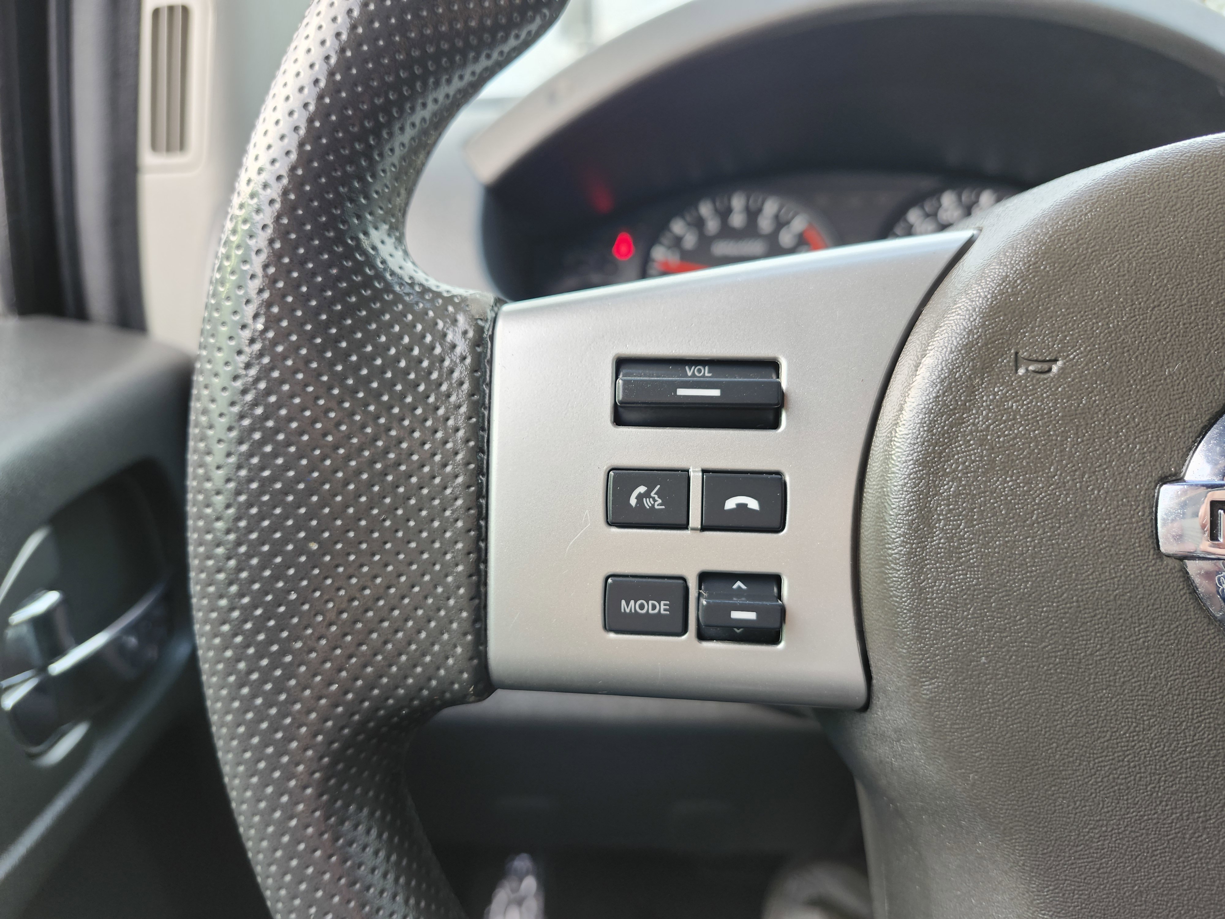 Used 2016 Nissan Frontier SV AWD/4WD image 28