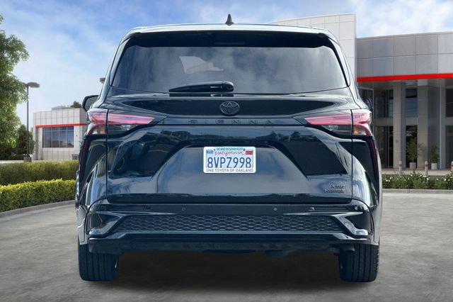 Used 2021 Toyota Sienna XSE FWD image 5