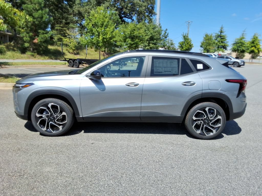 New 2026 Chevrolet Trax RS w/ Sunroof Package FWD image 8
