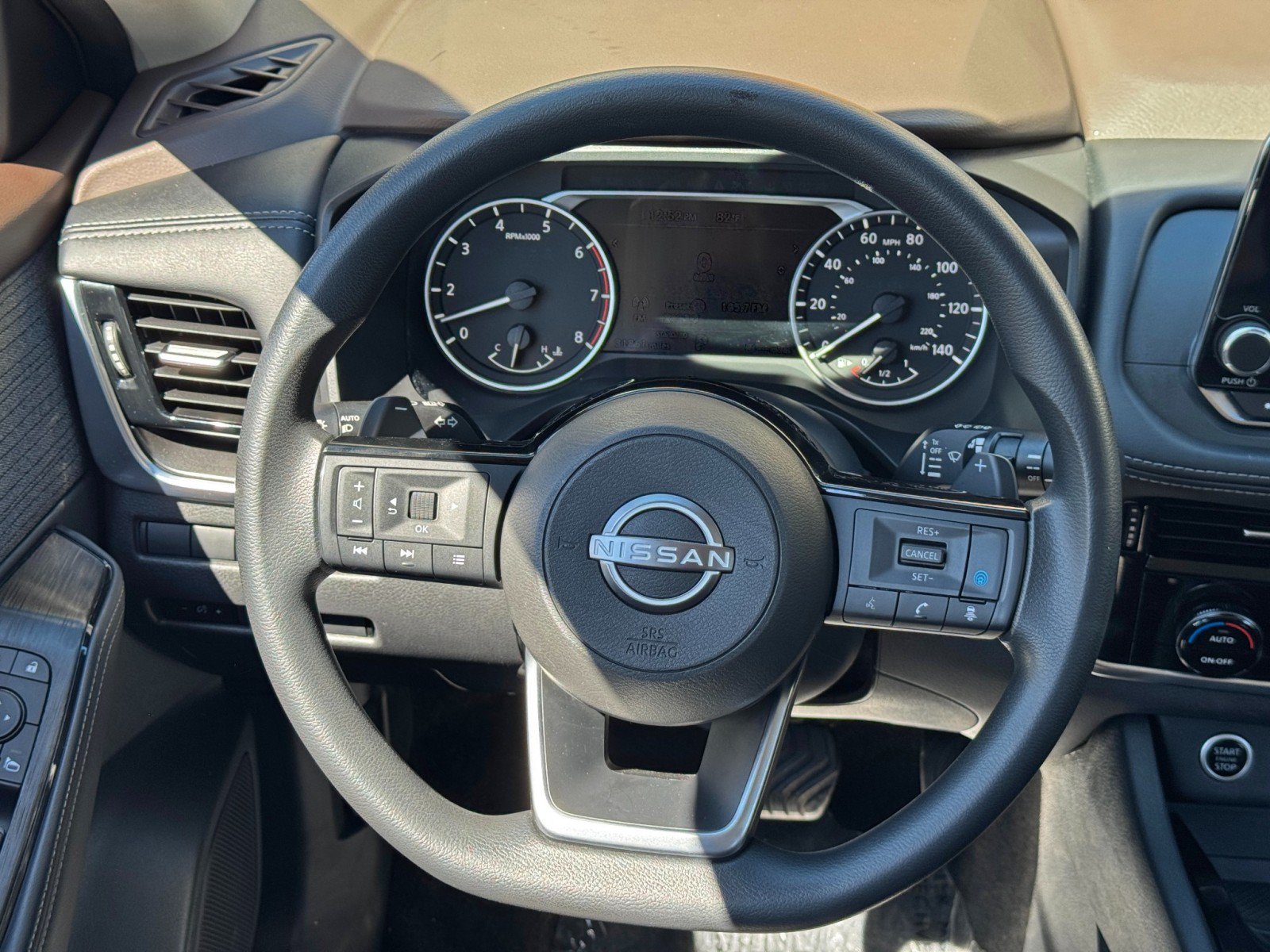 Used 2022 Nissan Rogue SV FWD image 18