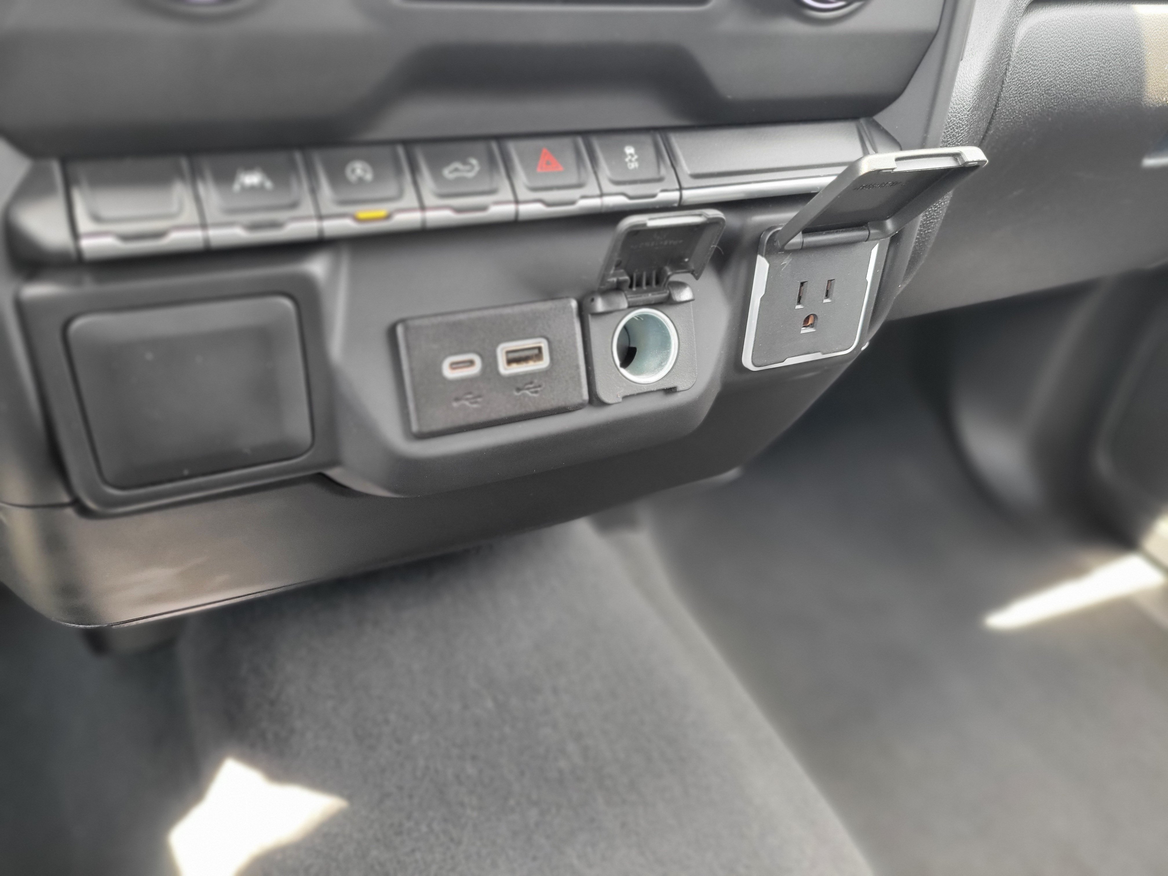 Used 2022 Chevrolet Silverado 1500 Custom AWD/4WD image 25