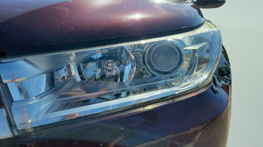 Used 2019 Toyota Highlander LE FWD image 6