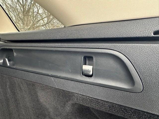 Used 2017 Mercedes-Benz GLC 300 4MATIC image 43