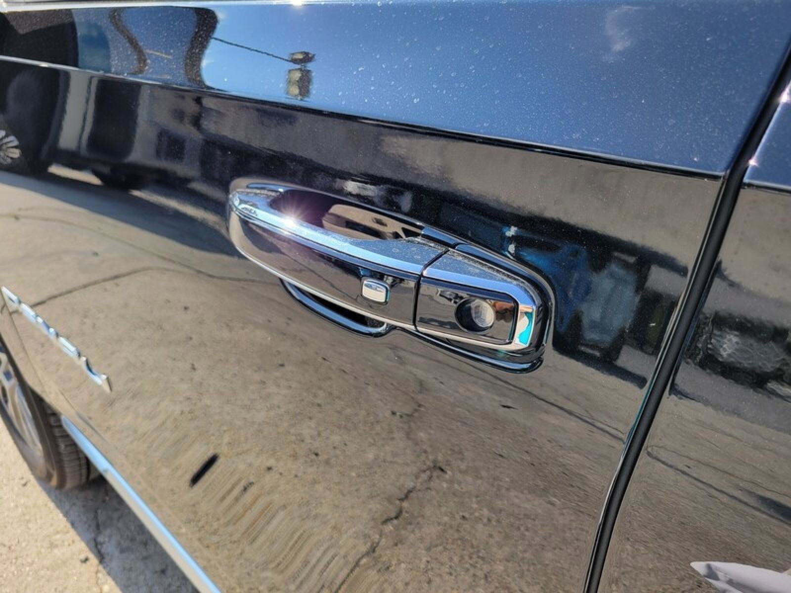 New 2026 GMC Yukon XL Denali image 11