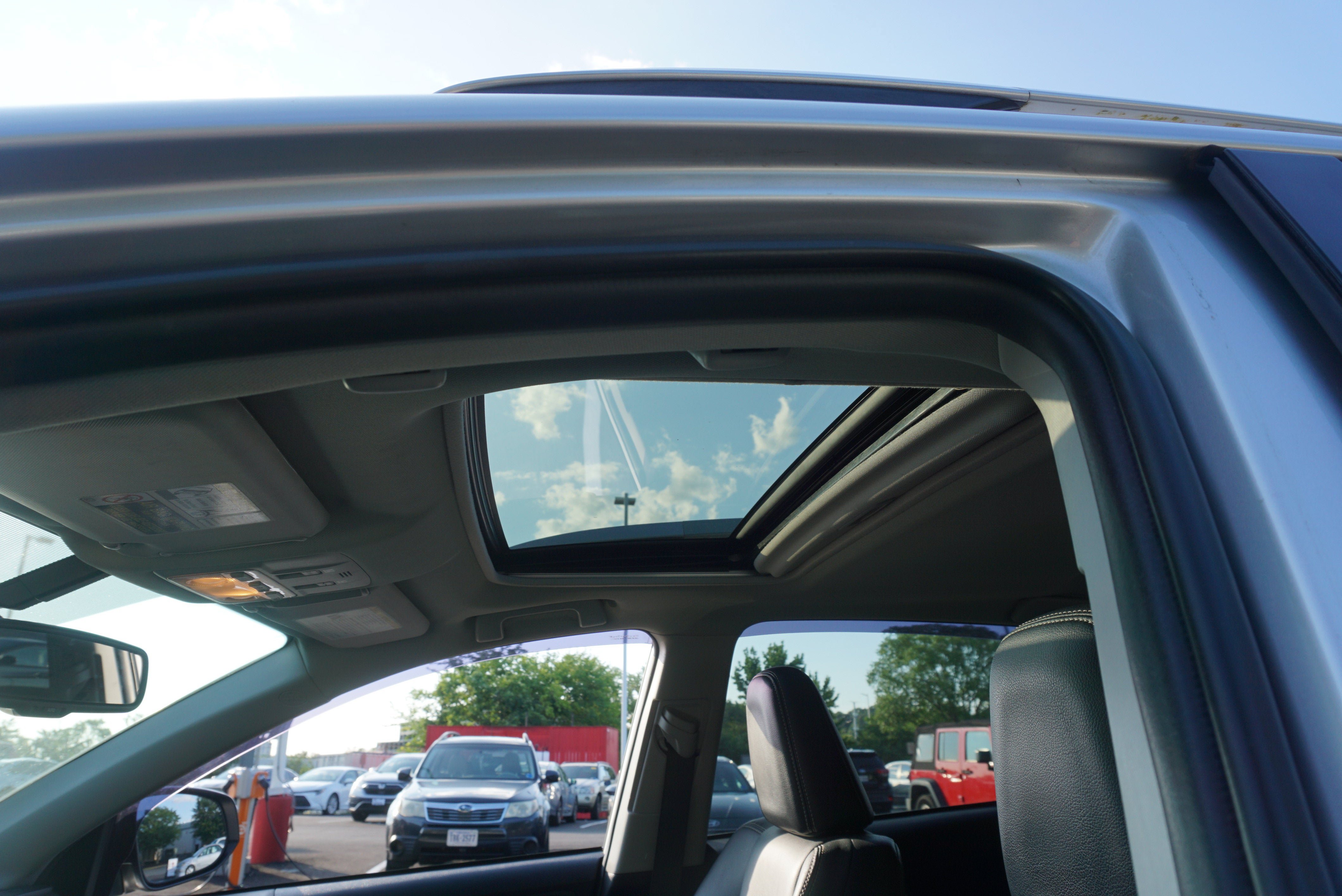 Used 2013 Toyota RAV4 Limited AWD/4WD image 8