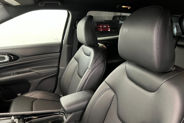 New 2026 Jeep Compass Latitude AWD/4WD image 16