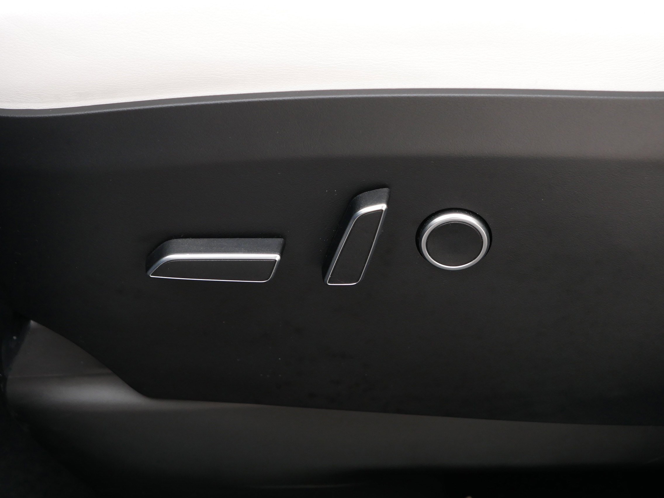 Used 2024 Tesla Model X Plaid image 20