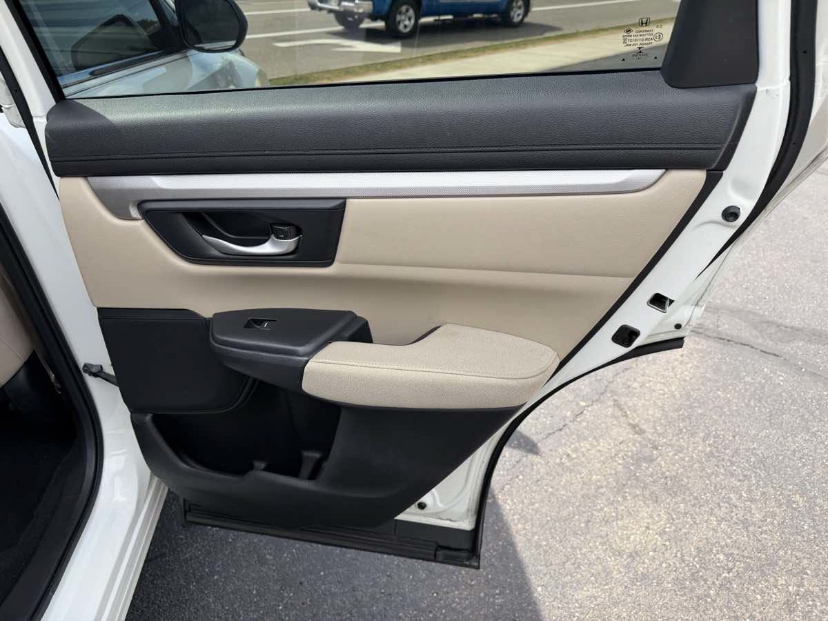 Used 2017 Honda CR-V LX image 17