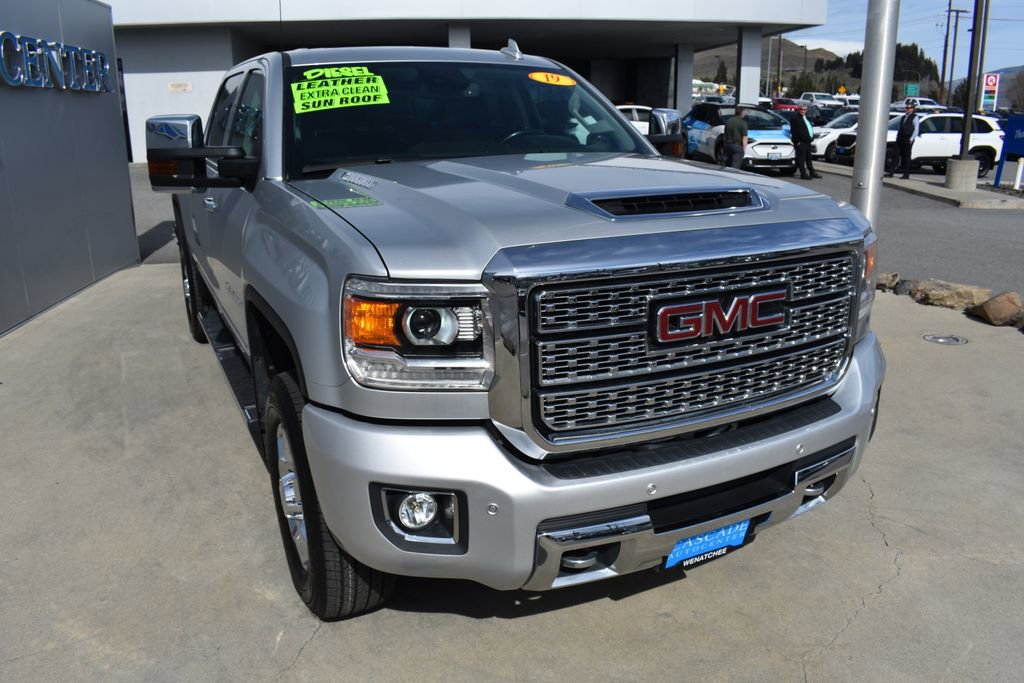 Used 2019 GMC Sierra 3500 Denali w/ Duramax Plus Package image 10