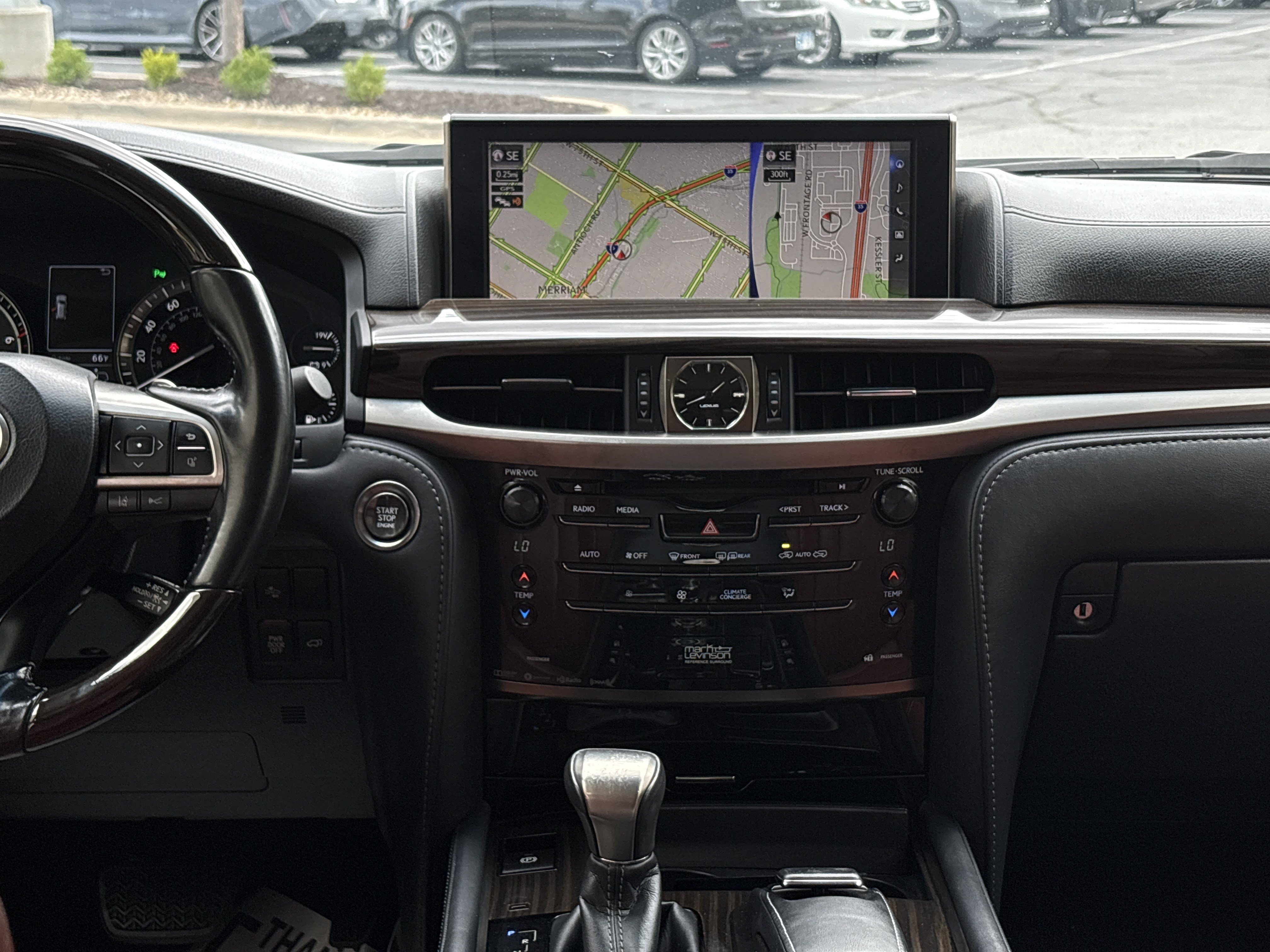 Used 2021 Lexus LX 570 4WD w/ Luxury Package image 30