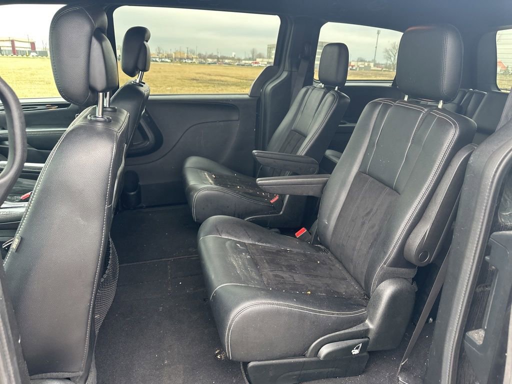 Used 2018 Dodge Grand Caravan SXT w/ Blacktop Package image 14