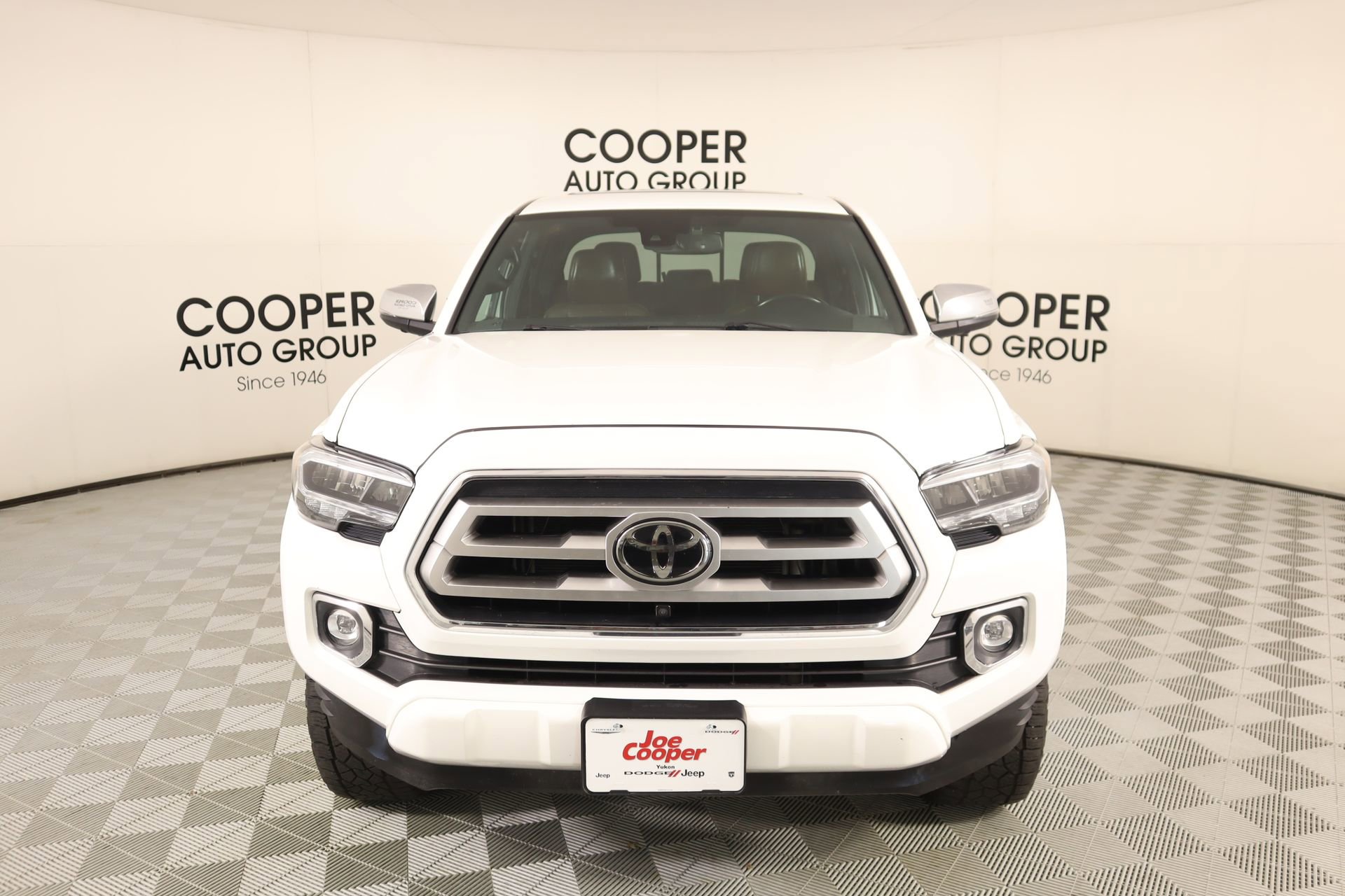 Used 2021 Toyota Tacoma Limited image 11