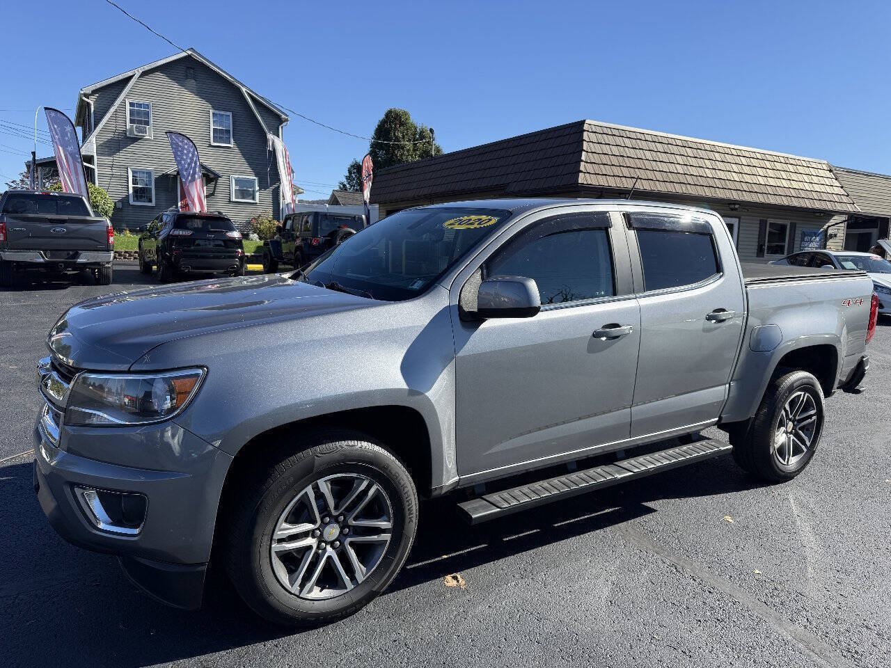 Used 2020 Chevrolet Colorado LT AWD/4WD image 2