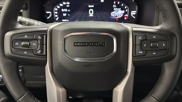 Used 2023 GMC Yukon Denali AWD/4WD image 15