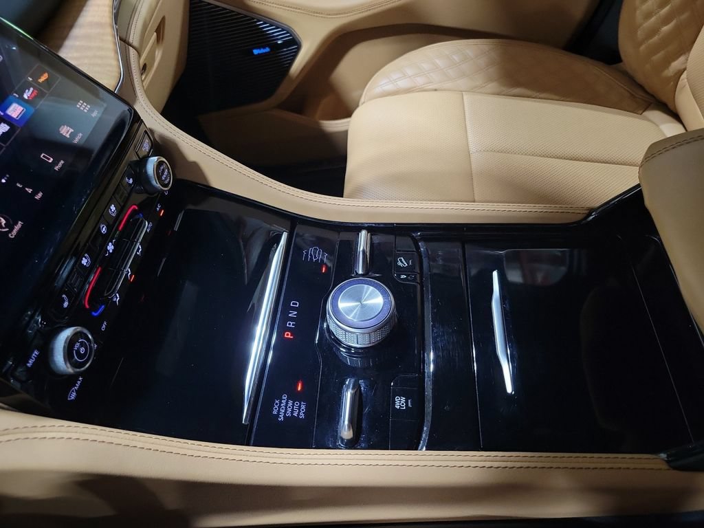 Used 2023 Jeep Grand Cherokee Summit AWD/4WD image 20