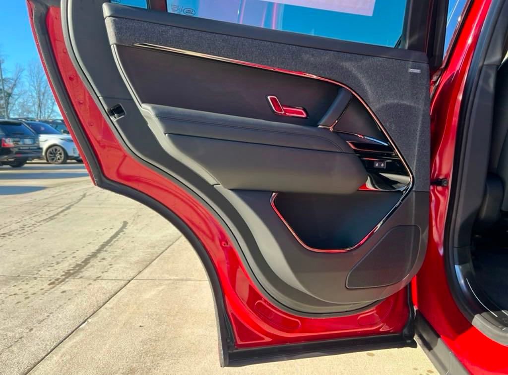 New 2025 Land Rover Range Rover Sport Dynamic SE image 12