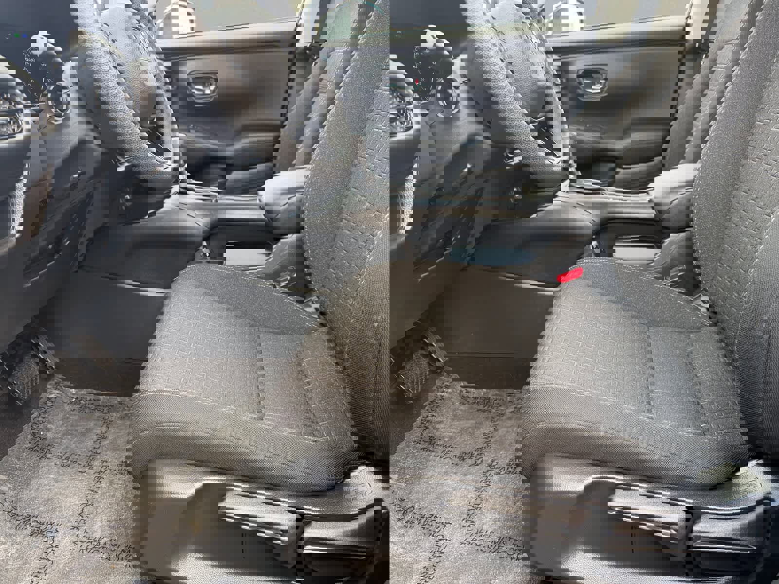 Used 2024 Honda HR-V LX image 7