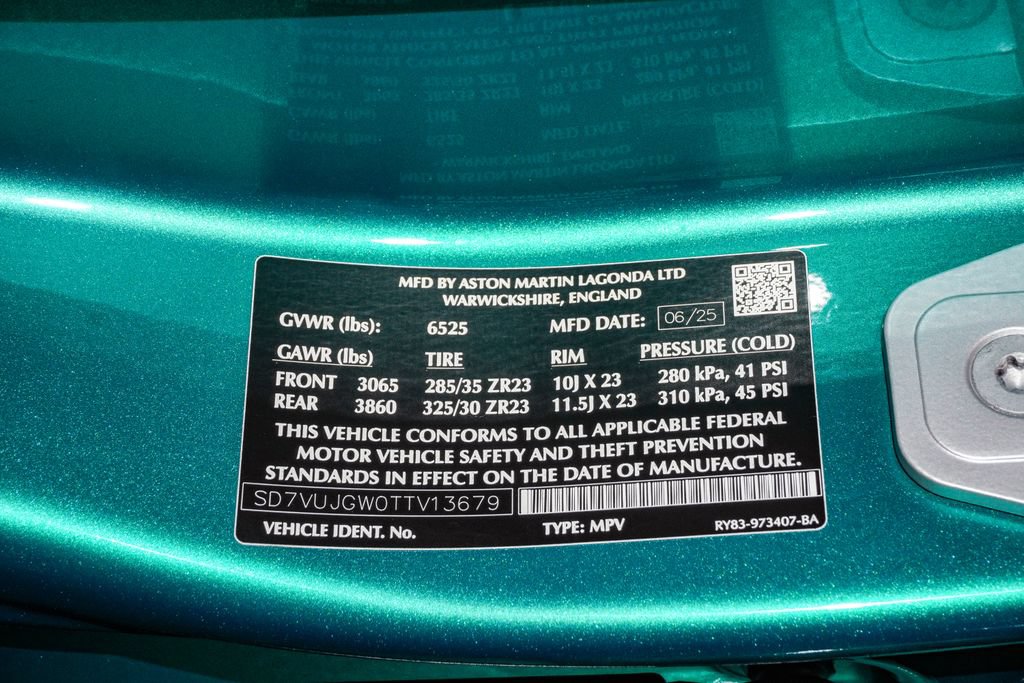Used 2026 Aston Martin DBX S AWD/4WD image 36