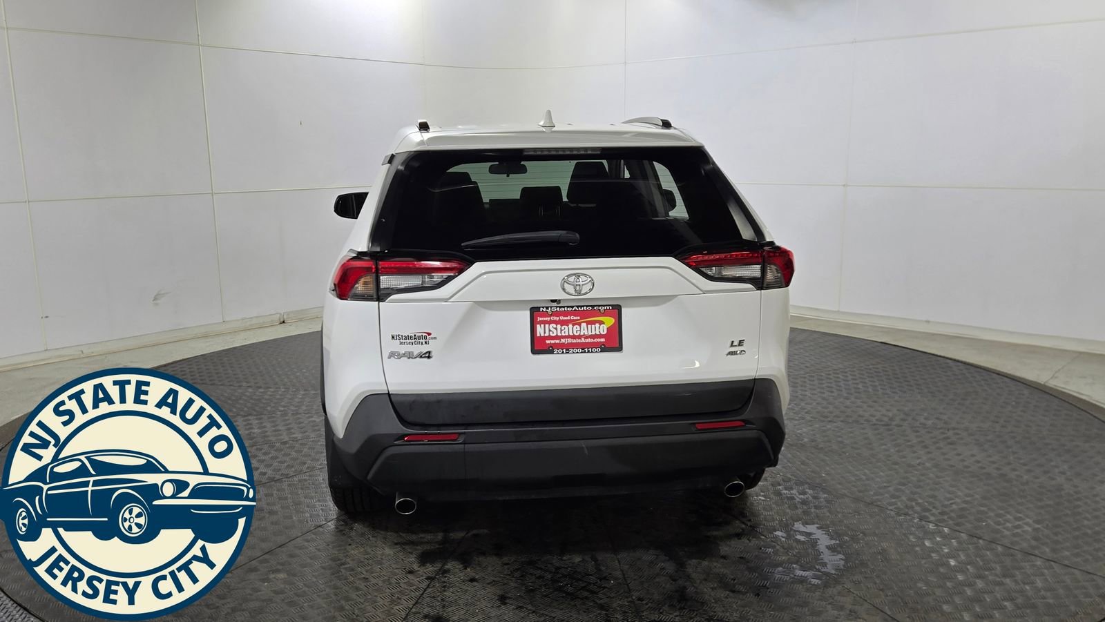 Used 2020 Toyota RAV4 LE w/ All Weather Liner Package image 6