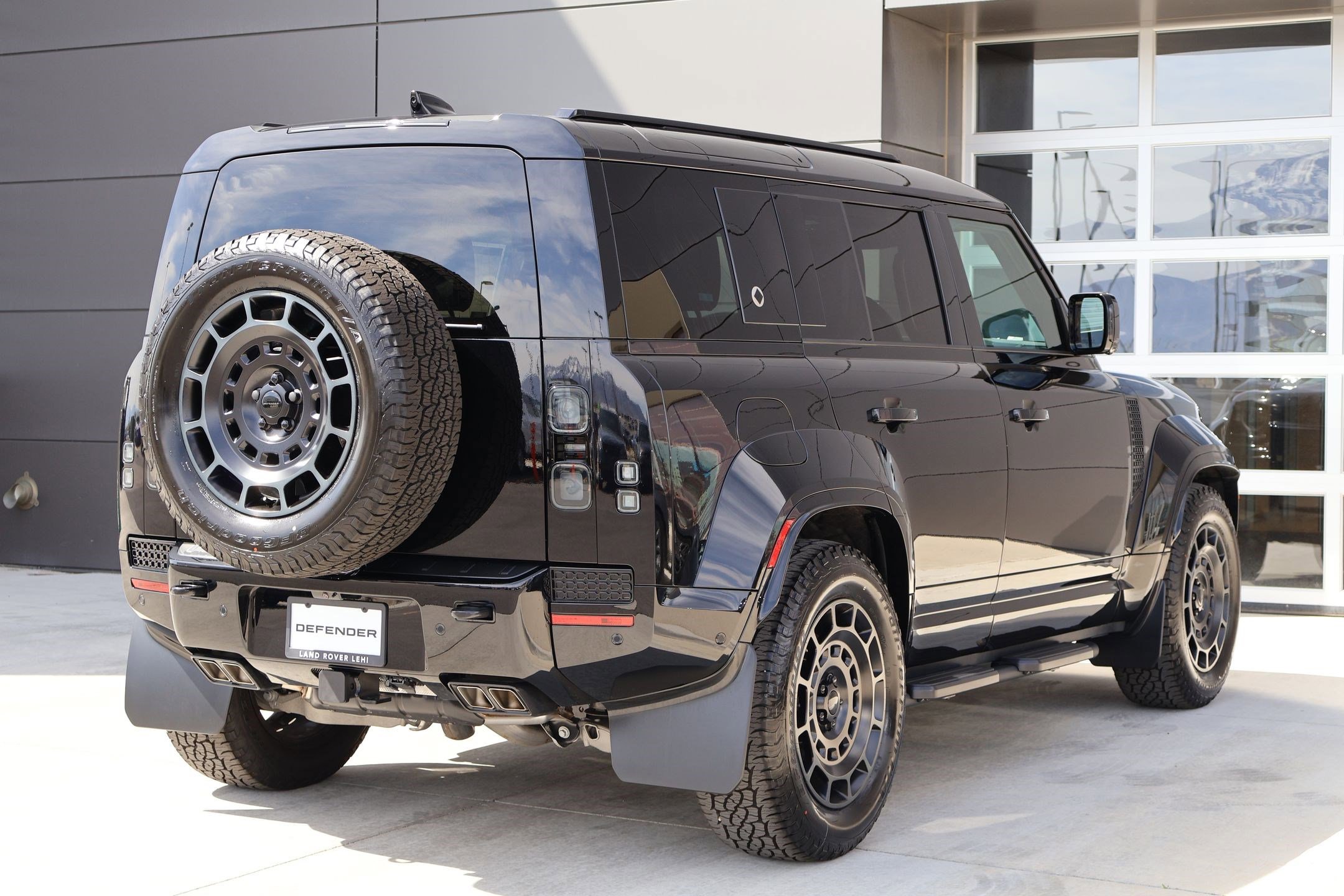 New 2026 Land Rover Defender 110 OCTA image 5