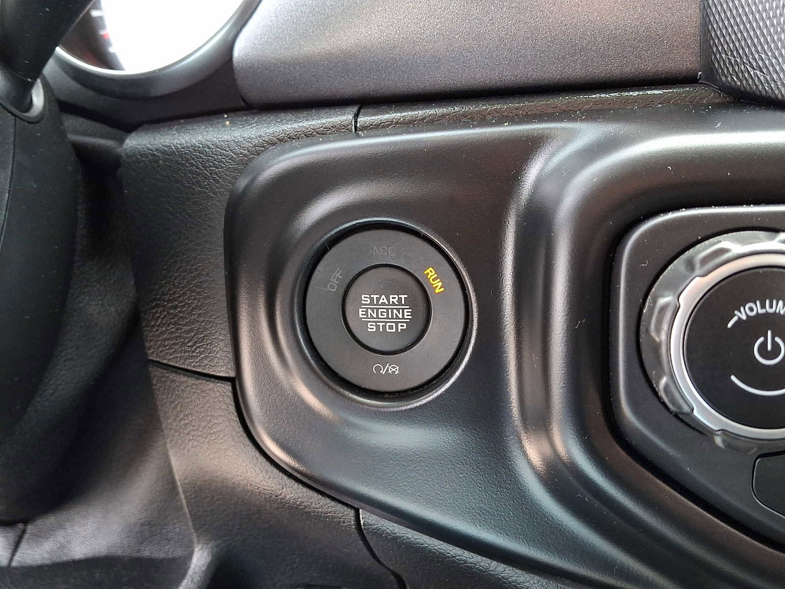 Used 2021 Jeep Gladiator Mojave AWD/4WD image 27