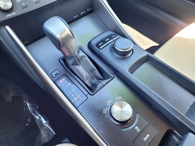 Used 2016 Lexus IS 200t RWD image 18